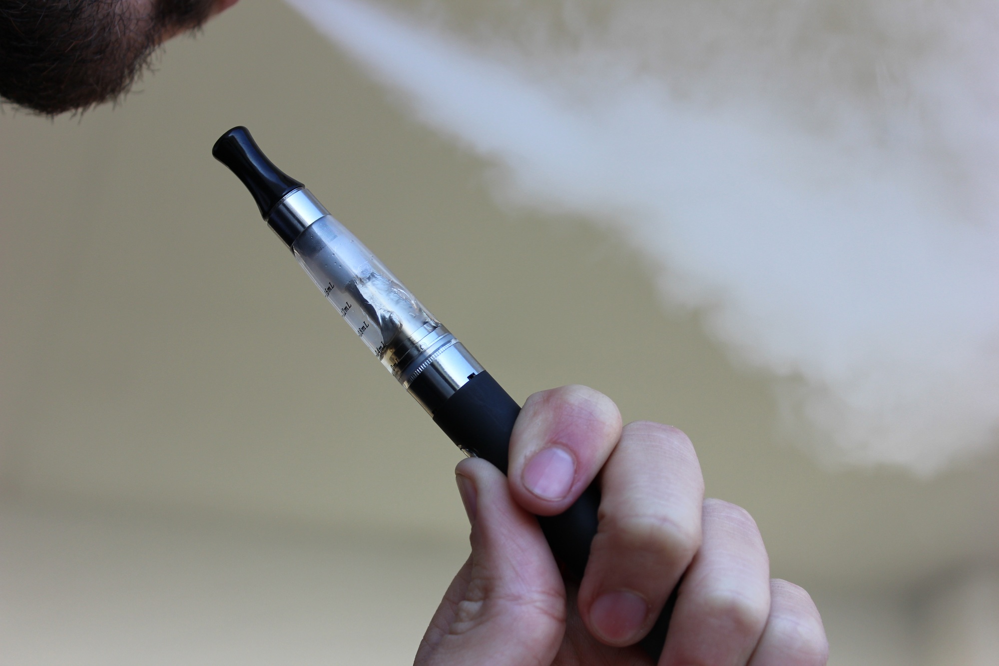 Vape Away the Day: HHC Pen Cartridges for Stress-Free Living